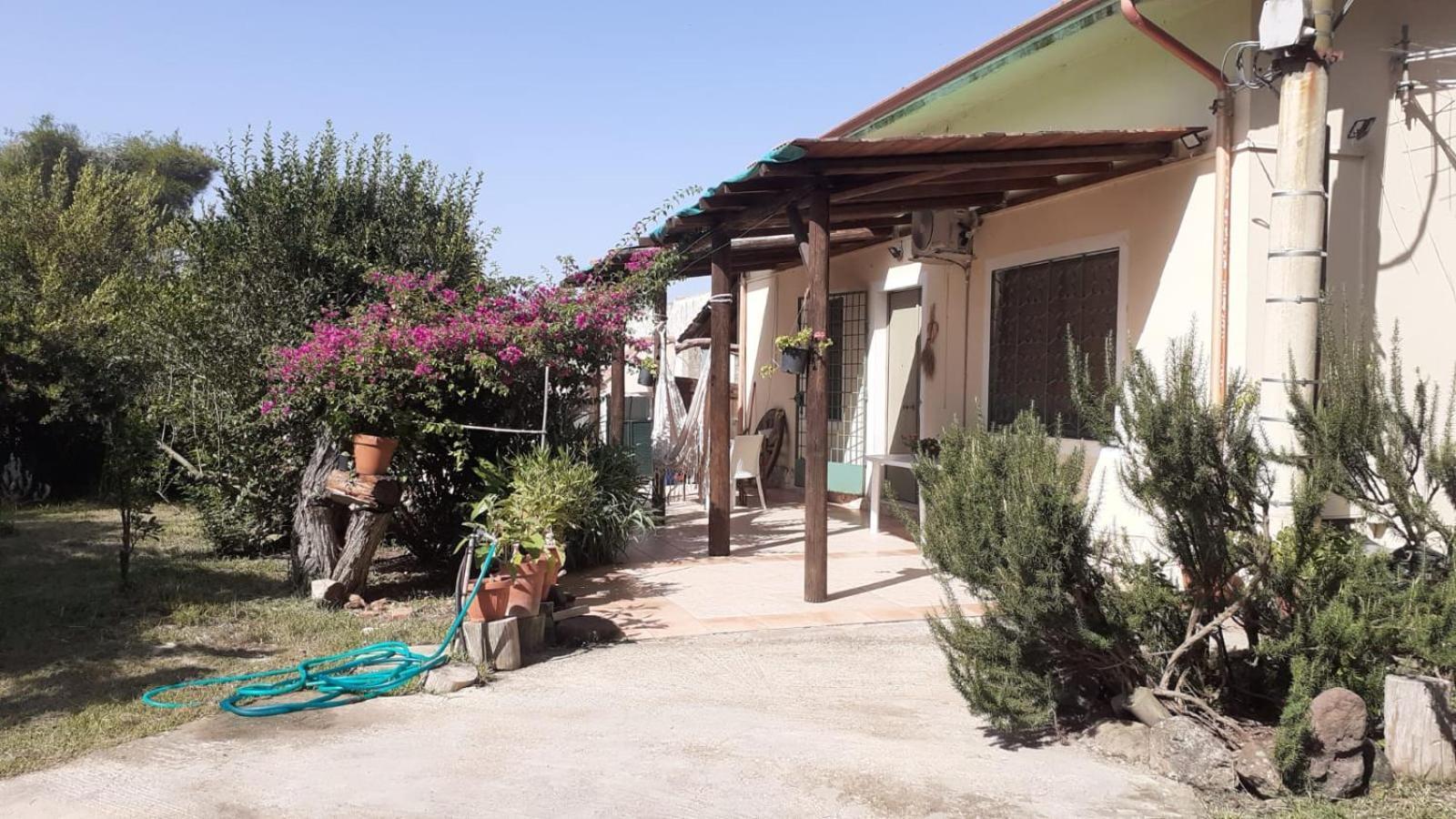 Isuedda Villa Marrubiu Exterior photo